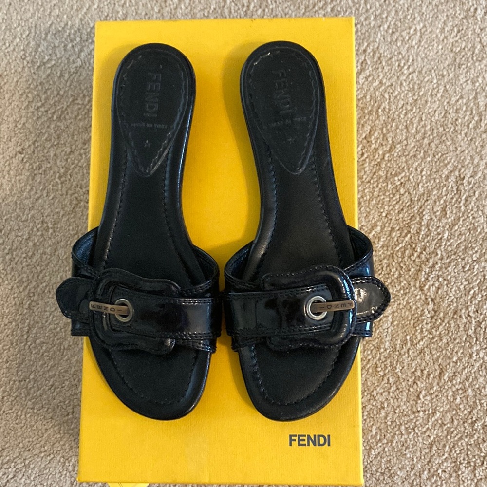 Fendi black patent leather slip on sandals size 36.5